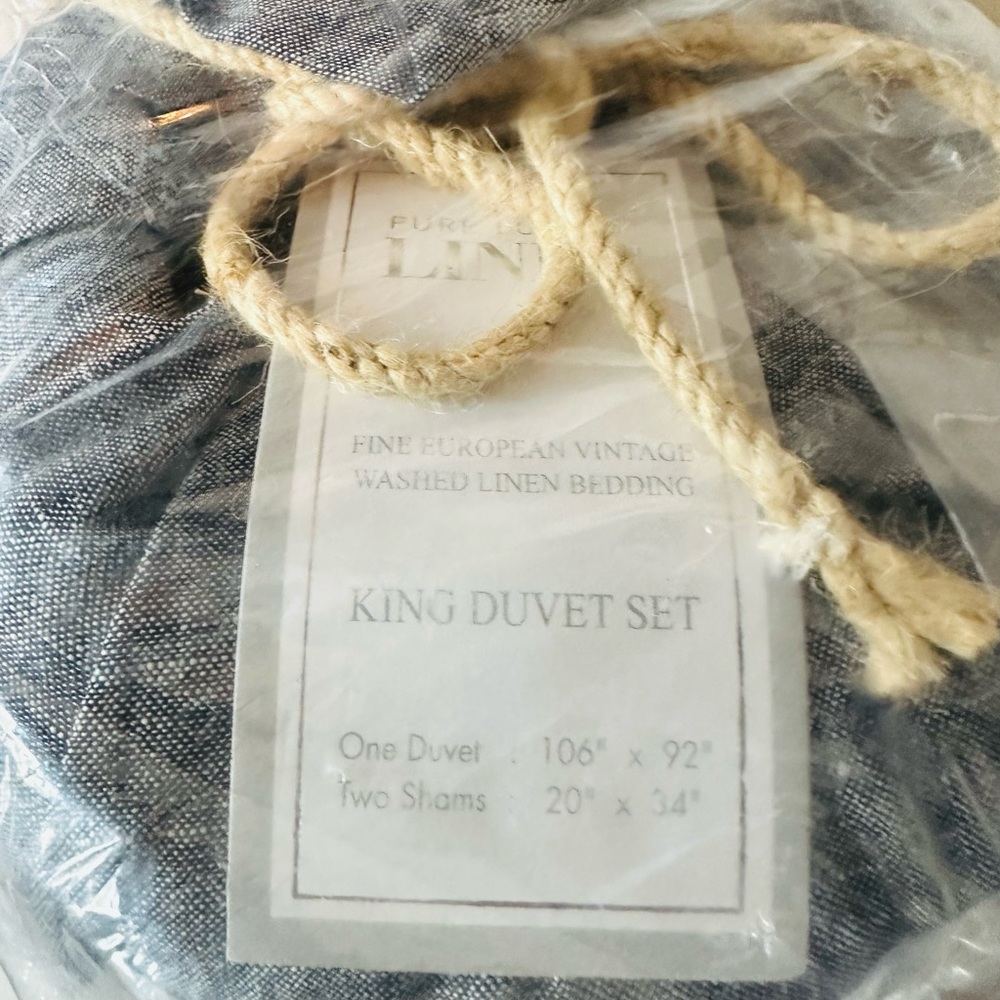 Pure Luxury Linen king duvet set - Blue denim color - Picture 2 of 3